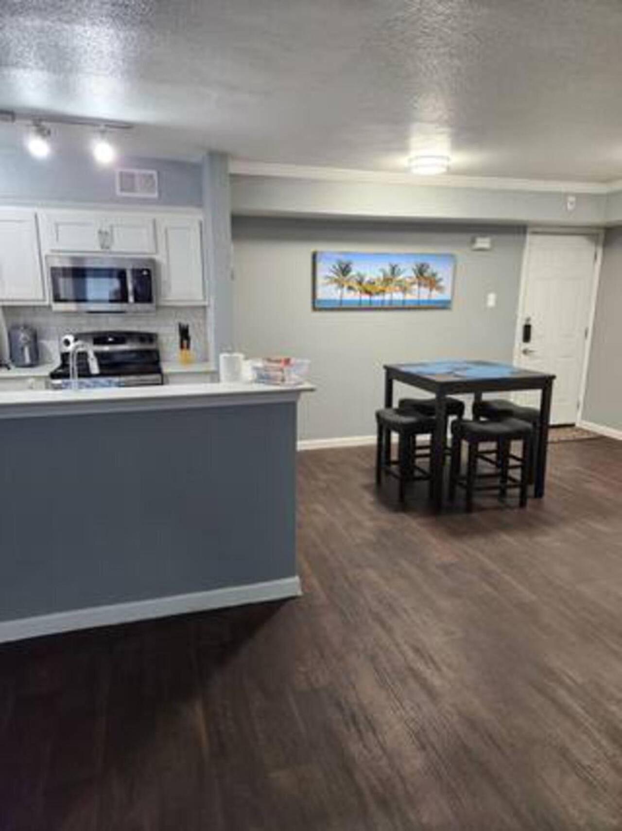 Blue Shark *B501* @ Medical Center 1Br Modern King Apartment With Private Patio Houston Bagian luar foto